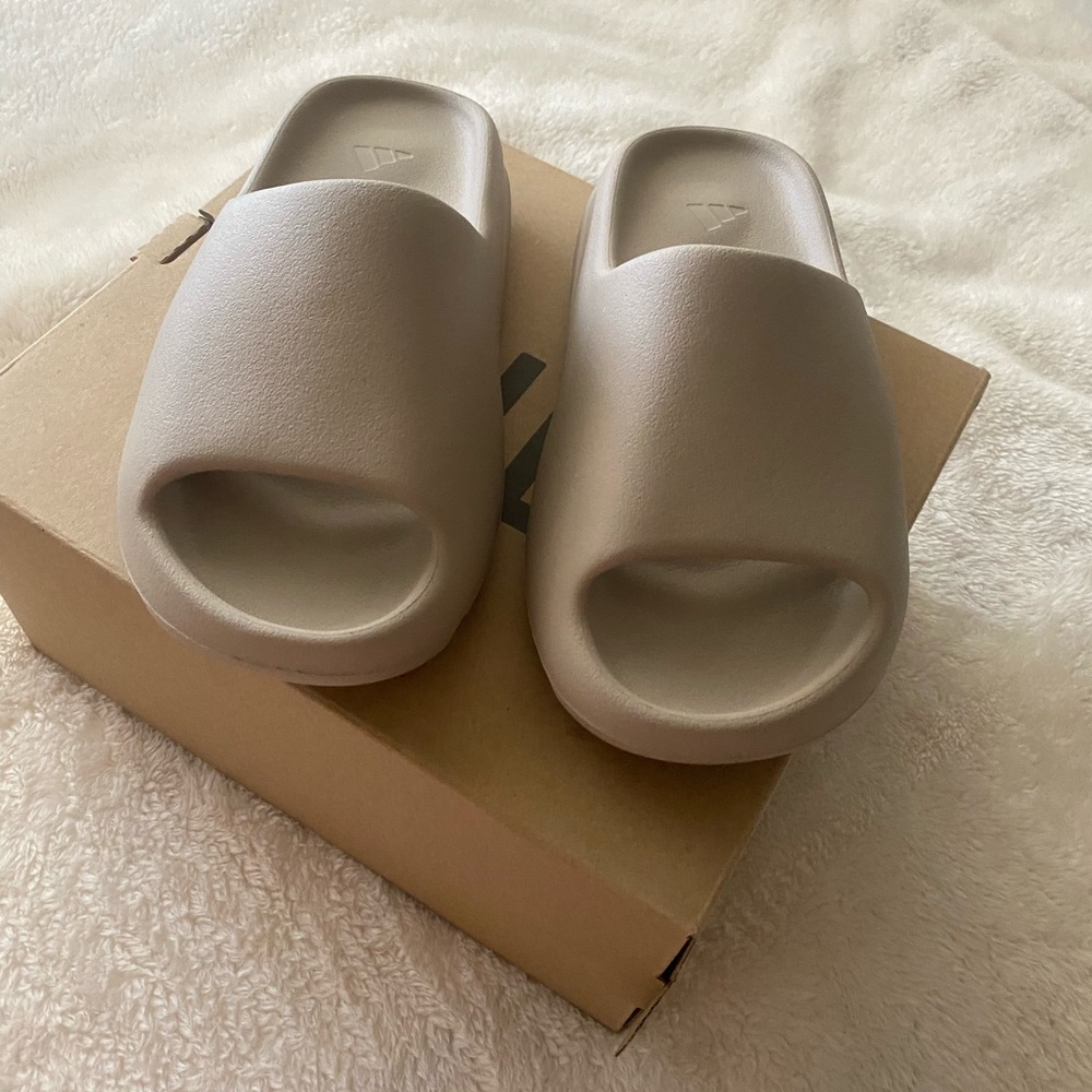 Yeezy pure Slides